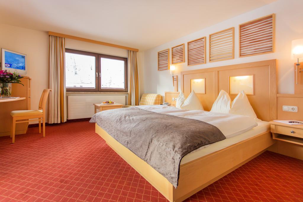 Hotel & Art Kristiana Saalbach-Hinterglemm Dış mekan fotoğraf